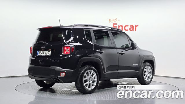 Jeep Renegade 2.4 Limited 2021 — фото 2