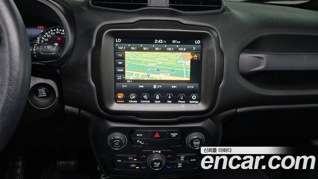 Jeep Renegade 2.4 Limited 2021 — фото 13