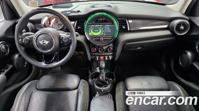 MINI Cooper S 5Door Standard 3rd 2015 — фото 7