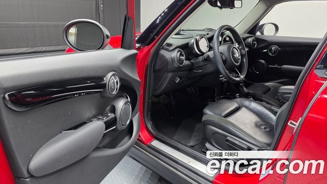 MINI Cooper S 5Door Standard 3rd 2015 — фото 10