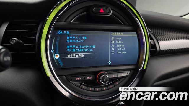 MINI Cooper S 5Door Standard 3rd 2015 — фото 21