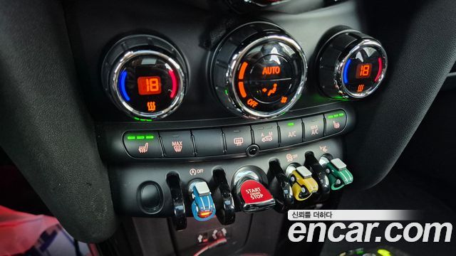 MINI Cooper S 5Door Standard 3rd 2015 — фото 22