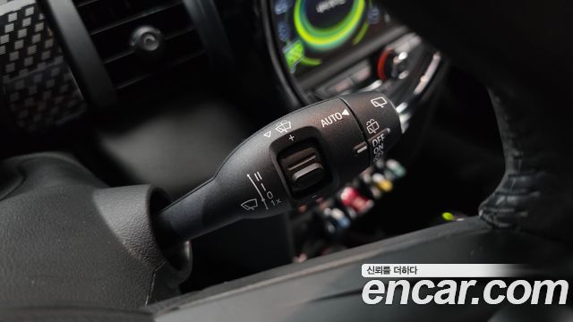MINI Cooper S 5Door Standard 3rd 2015 — фото 24