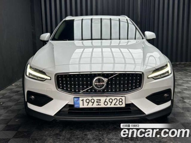 Volvo V60 Cross Country (II) B5 Ultimate AWD