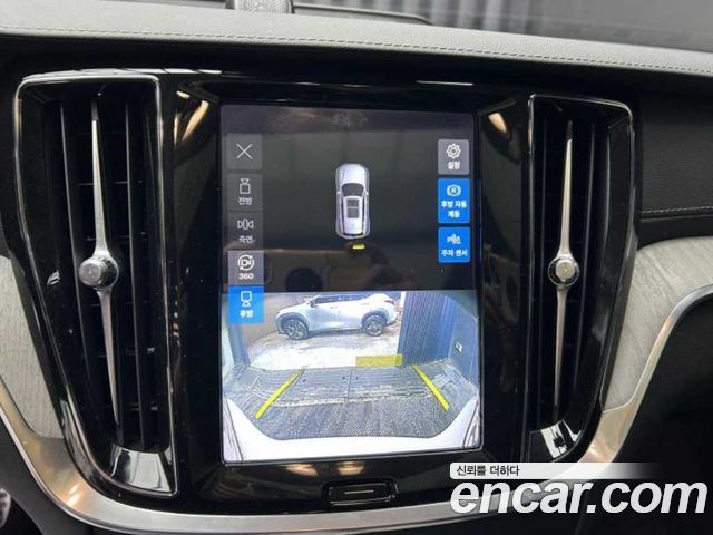 Volvo V60 Cross Country (II) B5 Ultimate AWD 2023 — фото 15