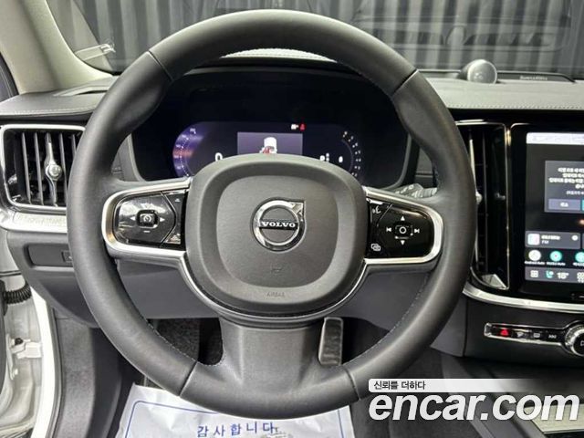 Volvo V60 Cross Country (II) B5 Ultimate AWD 2023 — фото 17