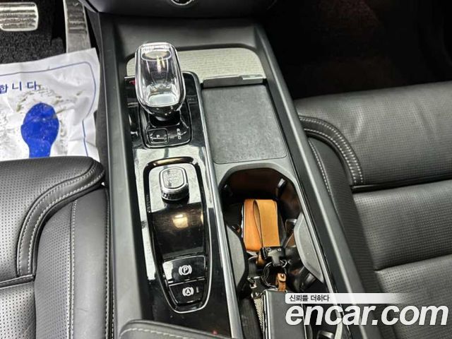 Volvo V60 Cross Country (II) B5 Ultimate AWD 2023 — фото 18