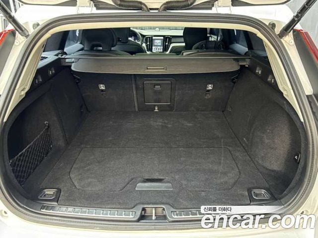 Volvo V60 Cross Country (II) B5 Ultimate AWD 2023 — фото 22