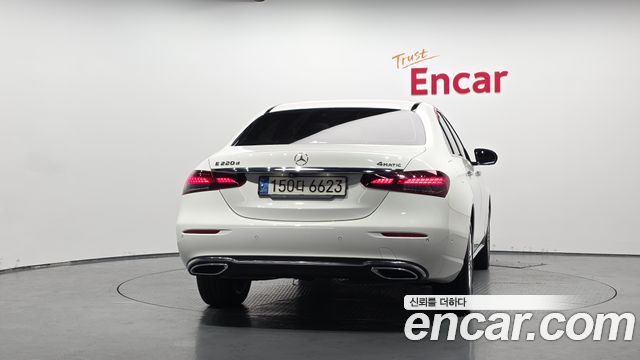 Mercedes-Benz E-Class (W213) E220d 4MATIC Exclusive 2021 — фото 4