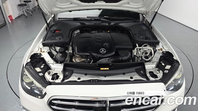 Mercedes-Benz E-Class (W213) E220d 4MATIC Exclusive 2021 — фото 6