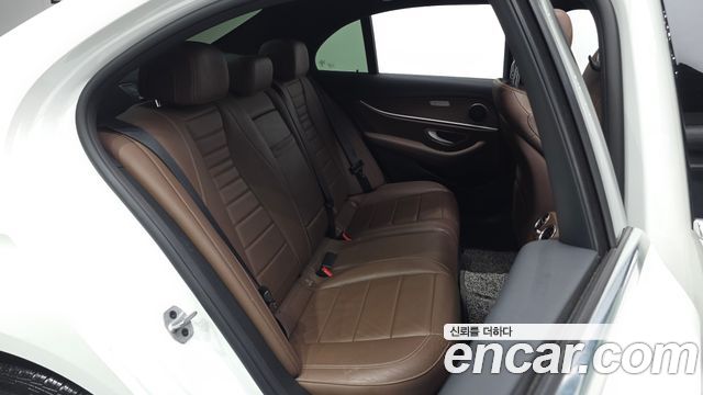 Mercedes-Benz E-Class (W213) E220d 4MATIC Exclusive 2021 — фото 11