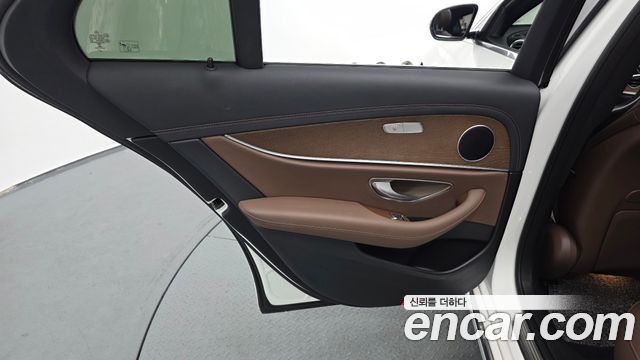 Mercedes-Benz E-Class (W213) E220d 4MATIC Exclusive 2021 — фото 25