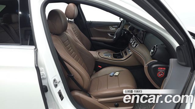 Mercedes-Benz E-Class (W213) E220d 4MATIC Exclusive 2021 — фото 26