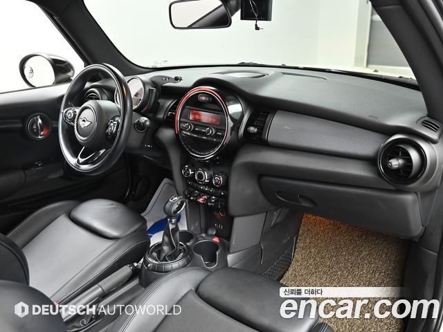 MINI Cooper D Standard 3rd 2014 — фото 7