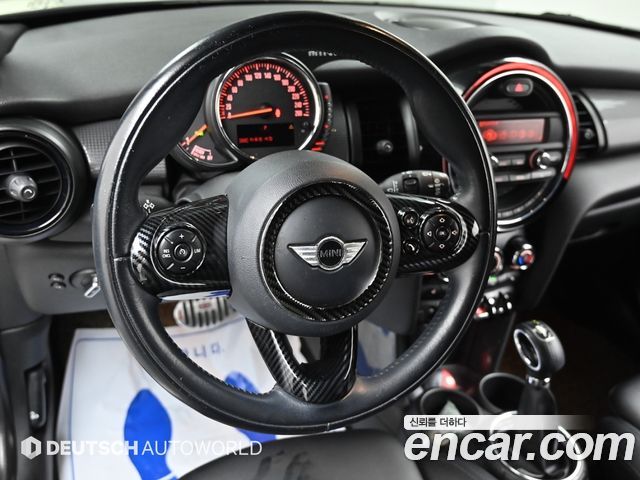 MINI Cooper D Standard 3rd 2014 — фото 17