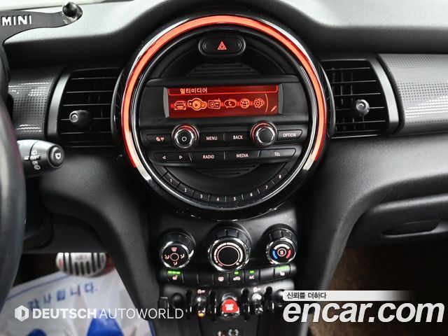 MINI Cooper D Standard 3rd 2014 — фото 18