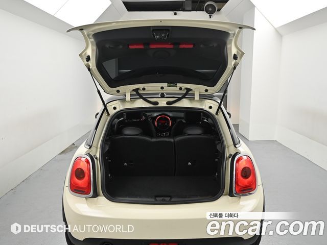 MINI Cooper D Standard 3rd 2014 — фото 23