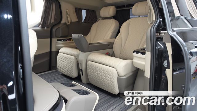 Kia Carnival (IV) HEV 4-Seater Hi Limousine Signature 2025 — фото 12