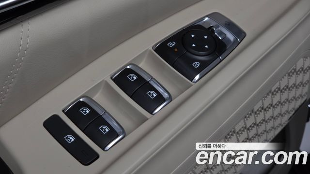 Kia Carnival (IV) HEV 4-Seater Hi Limousine Signature 2025 — фото 30