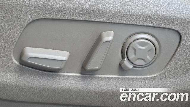 Kia Carnival (IV) HEV 4-Seater Hi Limousine Signature 2025 — фото 38