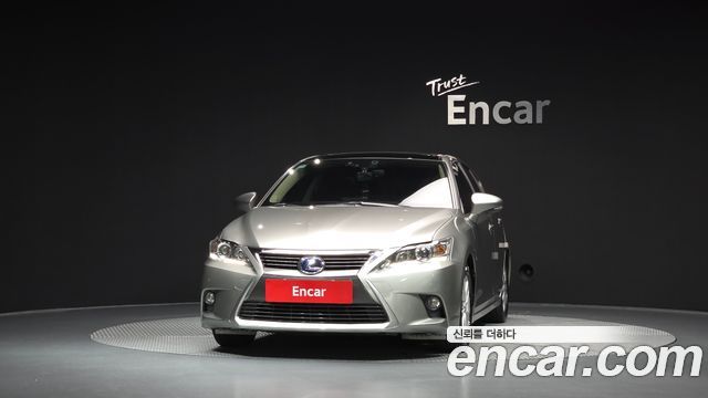 Lexus CT200h 1.8 Supreme ZWA10 2017 — фото 3