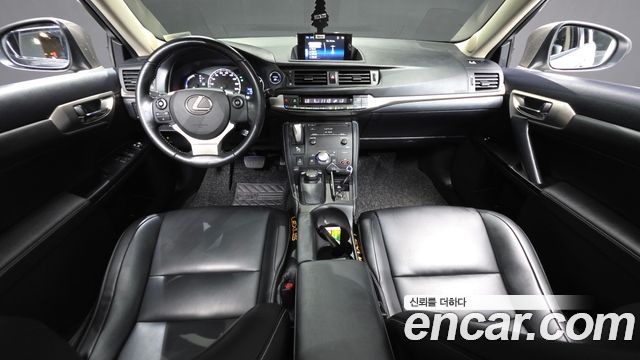 Lexus CT200h 1.8 Supreme ZWA10 2017 — фото 7