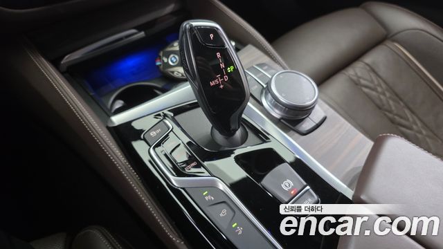 BMW 6 Series GT (G32) 640i xDrive M Sport 2019 — фото 9