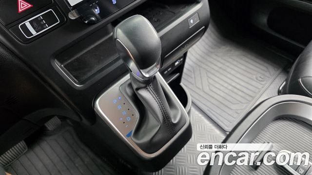 Hyundai Staria L3.5 Cargo 5-Seater Modern 2022 — фото 9