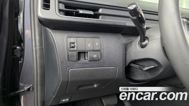Hyundai Staria L3.5 Cargo 5-Seater Modern 2022 — фото 16
