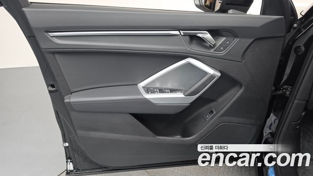 Audi Q3 (F3) 40 TFSI Quattro Premium 2025 — фото 30