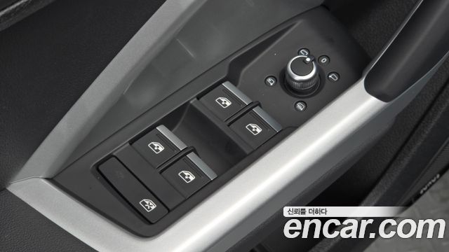 Audi Q3 (F3) 40 TFSI Quattro Premium 2025 — фото 36