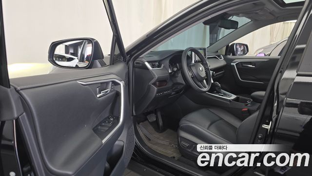 Toyota RAV4 (V) 2,5 4WD Hybrid LTD 2024 — фото 10