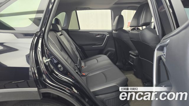 Toyota RAV4 (V) 2,5 4WD Hybrid LTD 2024 — фото 15