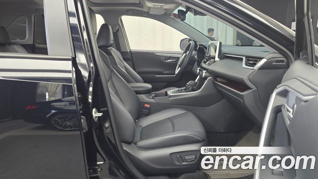 Toyota RAV4 (V) 2,5 4WD Hybrid LTD 2024 — фото 32