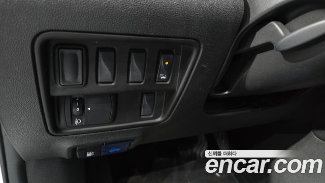Renault Korea QM6 2.0 LPe LE Signature 2WD 2022 — фото 17