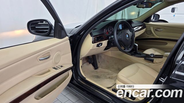 BMW 3 Series (E90) 328Xi Sedan 2011 — фото 10
