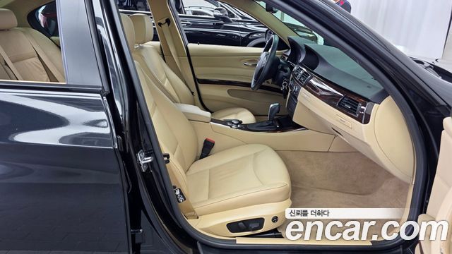 BMW 3 Series (E90) 328Xi Sedan 2011 — фото 16