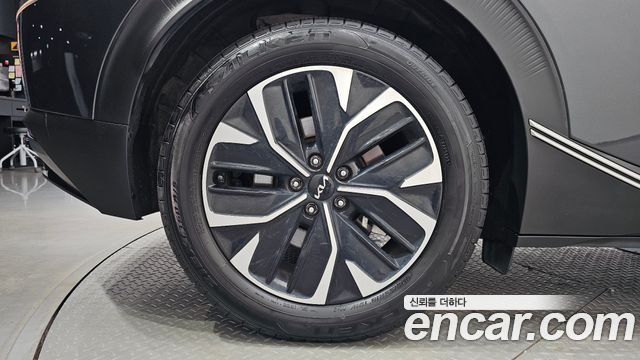 Kia EV6 Standard Light 2024 — фото 27