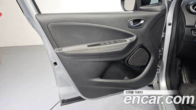 Renault Korea Zoe Intens Eco 2021 — фото 24