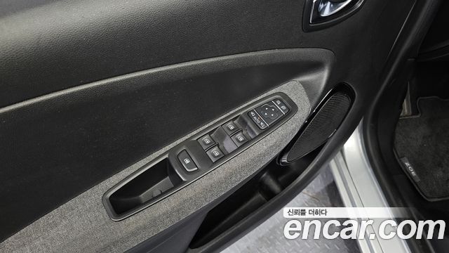 Renault Korea Zoe Intens Eco 2021 — фото 33