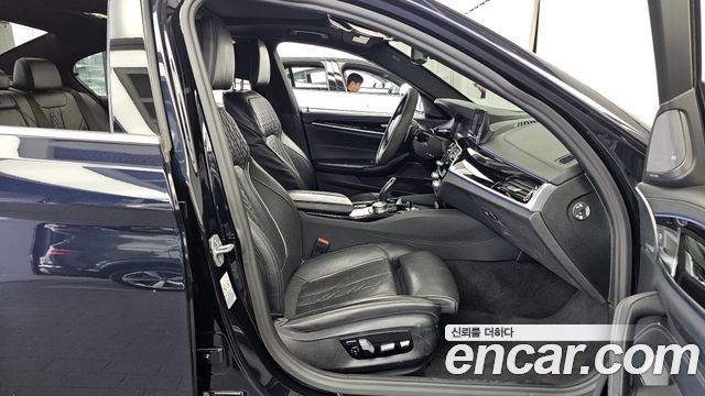 BMW 5 Series (G30) 520d xDrive M Sport Package Plus 2020 — фото 15