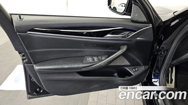 BMW 5 Series (G30) 520d xDrive M Sport Package Plus 2020 — фото 30