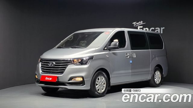 Hyundai Grand Starex Van 3-Seater Smart