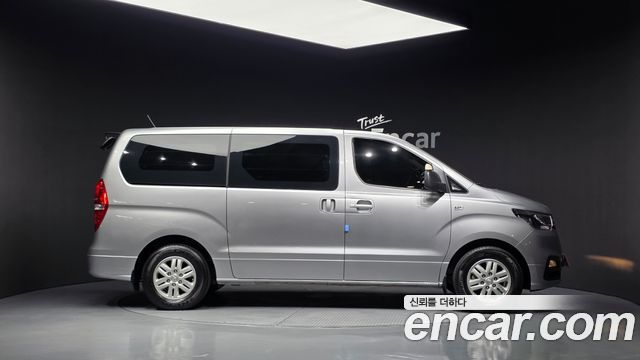 Hyundai Grand Starex Van 3-Seater Smart 2021 — фото 4