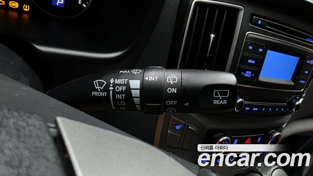 Hyundai Grand Starex Van 3-Seater Smart 2021 — фото 16