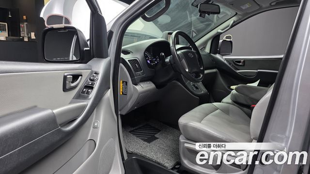 Hyundai Grand Starex Van 3-Seater Smart 2021 — фото 20