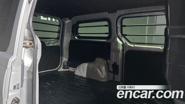 Hyundai Grand Starex Van 3-Seater Smart 2021 — фото 22