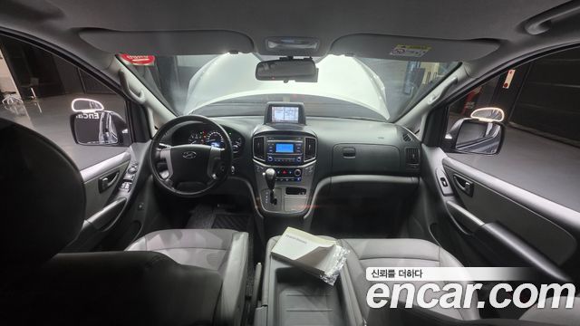 Hyundai Grand Starex Van 3-Seater Smart 2021 — фото 27