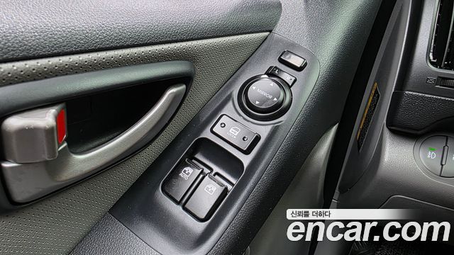 Hyundai Grand Starex Van 3-Seater Smart 2021 — фото 29