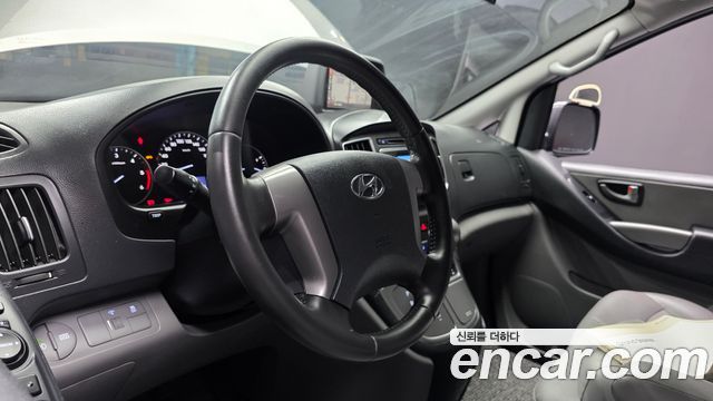 Hyundai Grand Starex Van 3-Seater Smart 2021 — фото 31